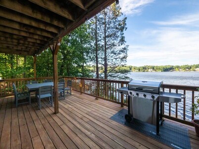 Leicester Lake Front Home, Come Relax!