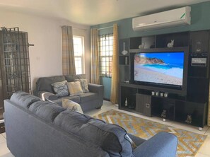 Villa, Multiple Beds | Living room