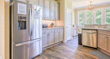 Lakefront home with dock, washer/dryer, firepit & AC - dog-friendly