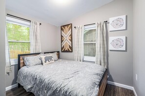 3 dormitoris, planxa i posts de planxar, wifi i roba de llit 