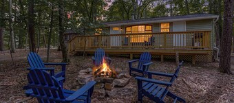 Cozy & Modern w/Hot Tub, Fire Pit, Grill & Pond