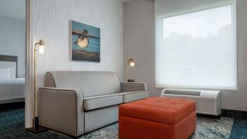 Een 55-inch flatscreentelevisie met kabelzenders