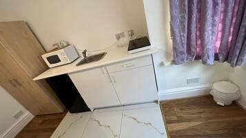 Studio | Free WiFi, bed sheets