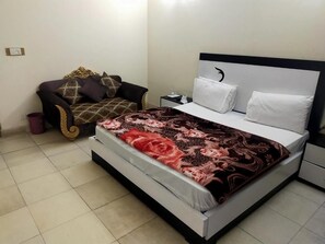 华丽三人房 | 免费 WiFi