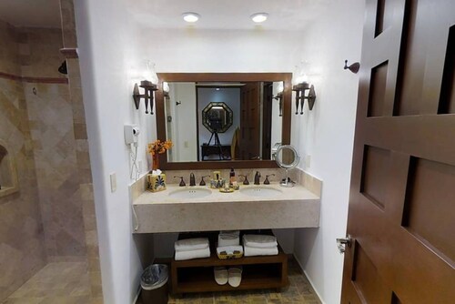 Exceptional 1br Master Suite in Cabo
