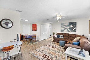 Smart TV - The Downtown Retreat Four (Ocala)