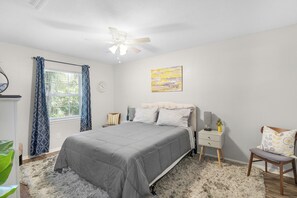 2 habitaciones, escritorio y cortinas blackout 