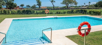 Emerald Green 2380 Golf & beach