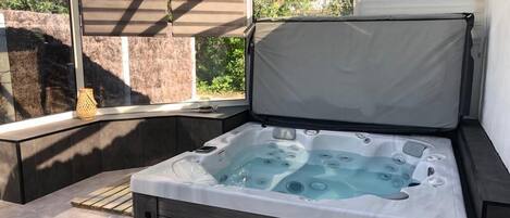 室内 SPA 浴缸