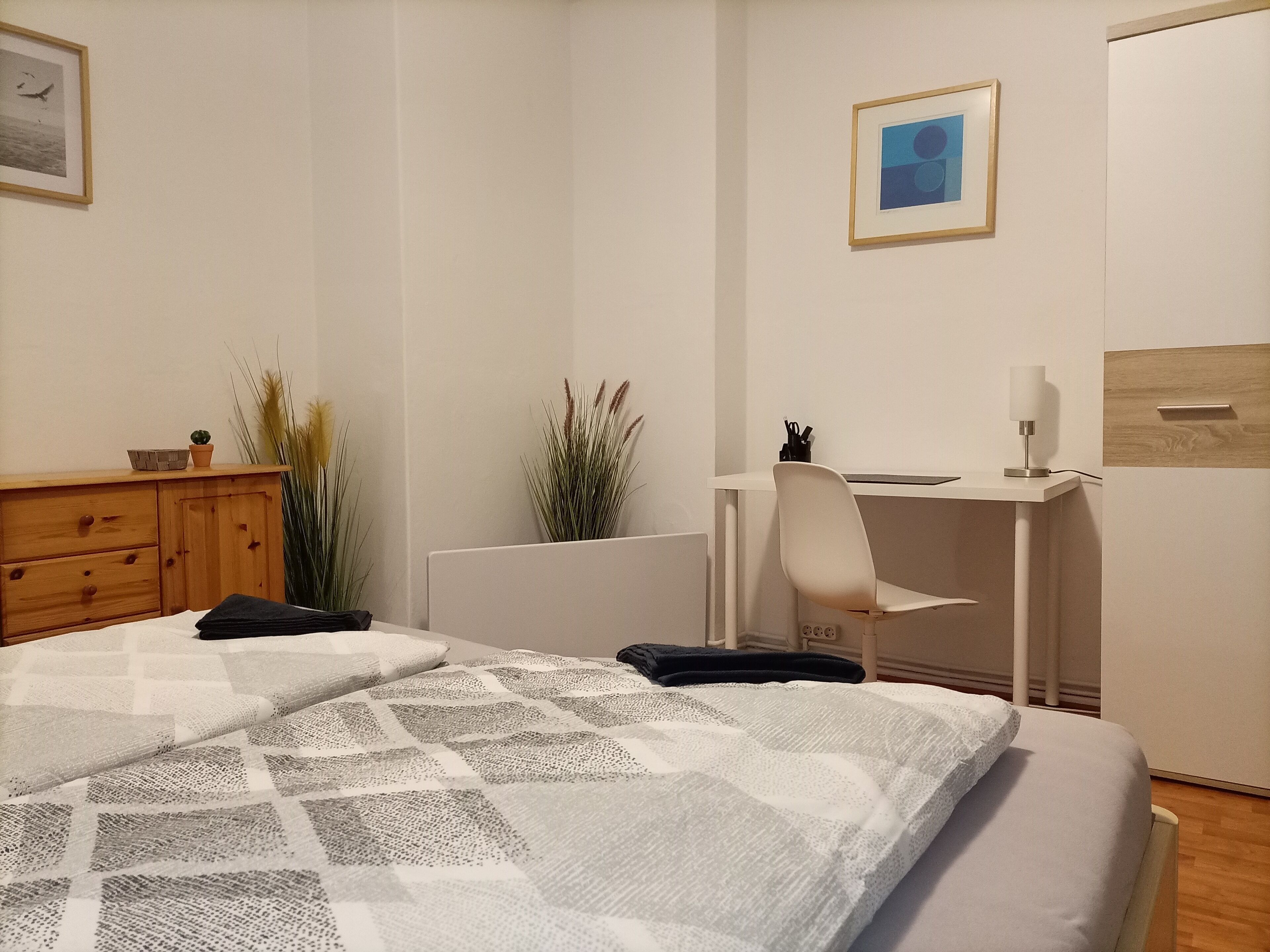 1 chambre, bureau, Wi-Fi gratuit, draps fournis