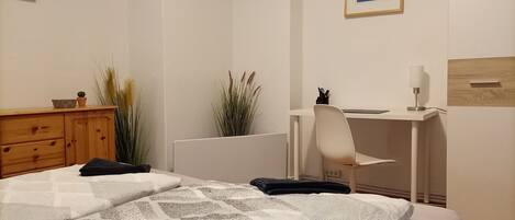 1 chambre, bureau, Wi-Fi gratuit, draps fournis