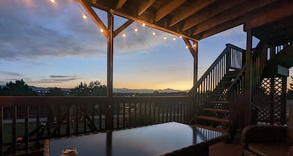 Grandview Hideaway - Vast views, walk to restaurants, disk golf, lots of privacy
