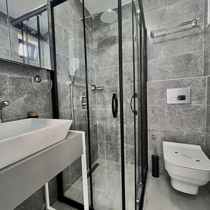 Premium bedding, in-room safe, desk, laptop workspace - EURONOVA HOTEL & SUITES (Kemer)
