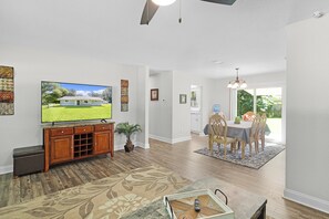 Interior - The Horseman's Retreat (Ocala)