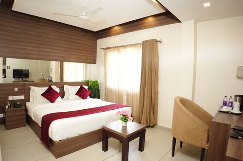 Hotel Palmyra Grand Inn