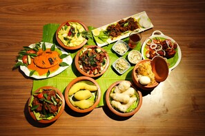 Petit déjeuner buffet (199 INR par personne)