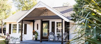 Modernized 2BR Historic Home w/ King bed