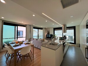 Dining - FARO DESIGN 1 by HOMING (Faro)