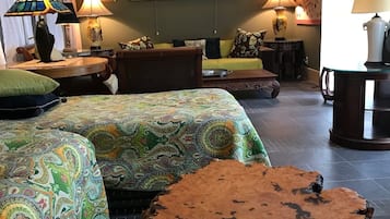 2 bedrooms, desk, iron/ironing board, free WiFi
