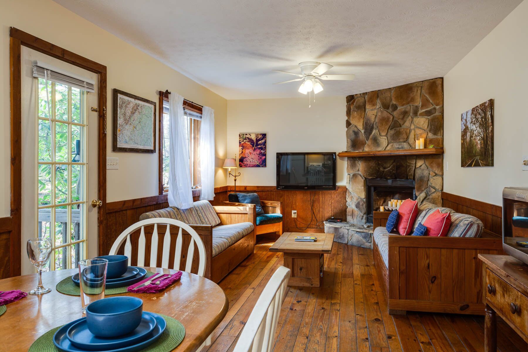 TV, fireplace, DVD player