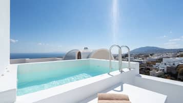 Honeymoon Suite with Sea View, Private Heated Pool & Steam Room (B4) | Private pool