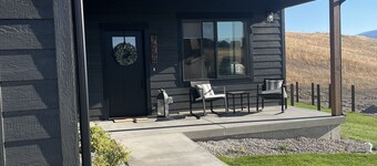 Beautiful brand new build with stunning mountain views