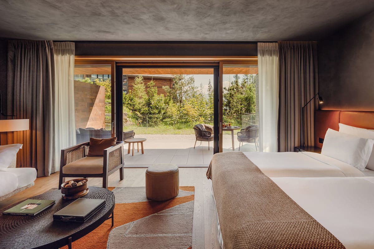 1 bedroom, hypo-allergenic bedding, free minibar items, in-room safe