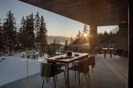 Ropa de cama hipoalergénica y minibar (con algunos artículos gratuitos). Six Senses Crans-Montana