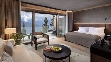 1 bedroom, hypo-allergenic bedding, free minibar items, in-room safe