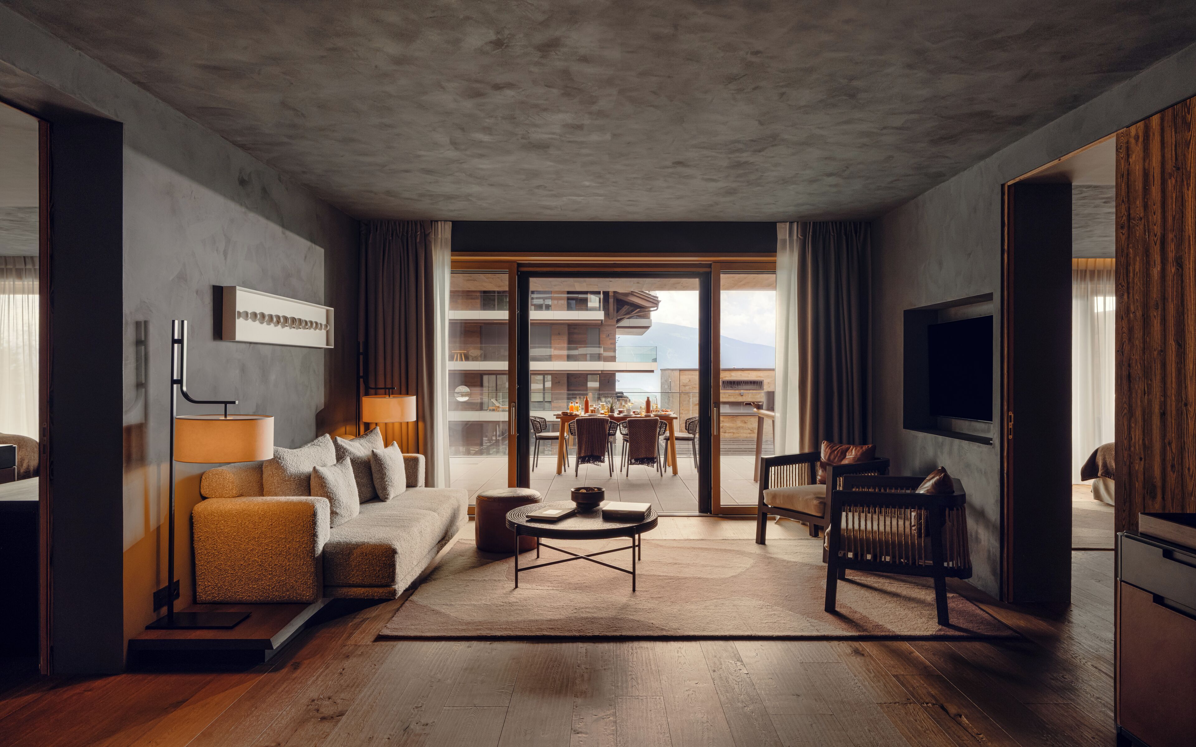 Hypo-allergenic bedding, free minibar items, in-room safe, desk