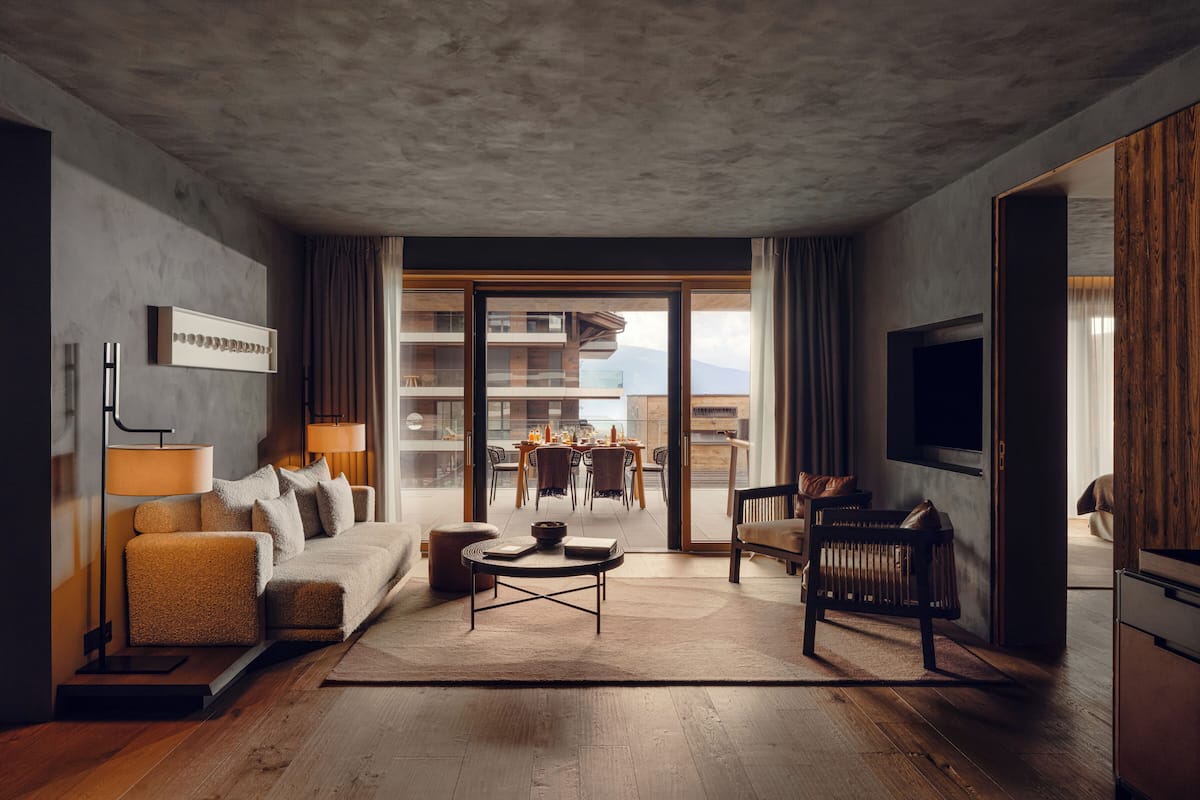 1 bedroom, hypo-allergenic bedding, free minibar items, in-room safe