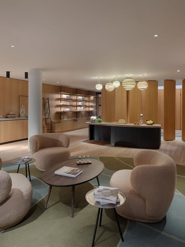 Sauna, steam room, Turkish bath, body treatments, aromatherapy