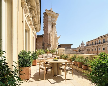 Two Bedrooms Mellini Suite | Ropa de cama de alta calidad y camas con efecto memoria