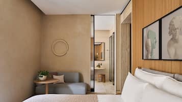 Deluxe Room | Premium bedding, memory foam beds, minibar (free items), in-room safe