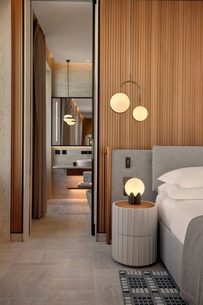 Signature suite | Luxe beddengoed, bedden met traagschuimmatrassen, een gratis minibar