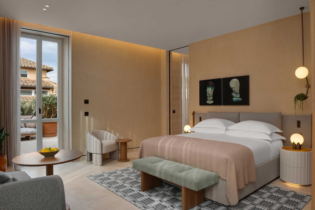 Dobbeltrom – junior, terrasse | Sengetøy av topp kvalitet, memory foam-senger og minibar (inkludert)