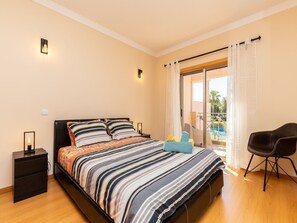 3 bedrooms, WiFi, bed sheets