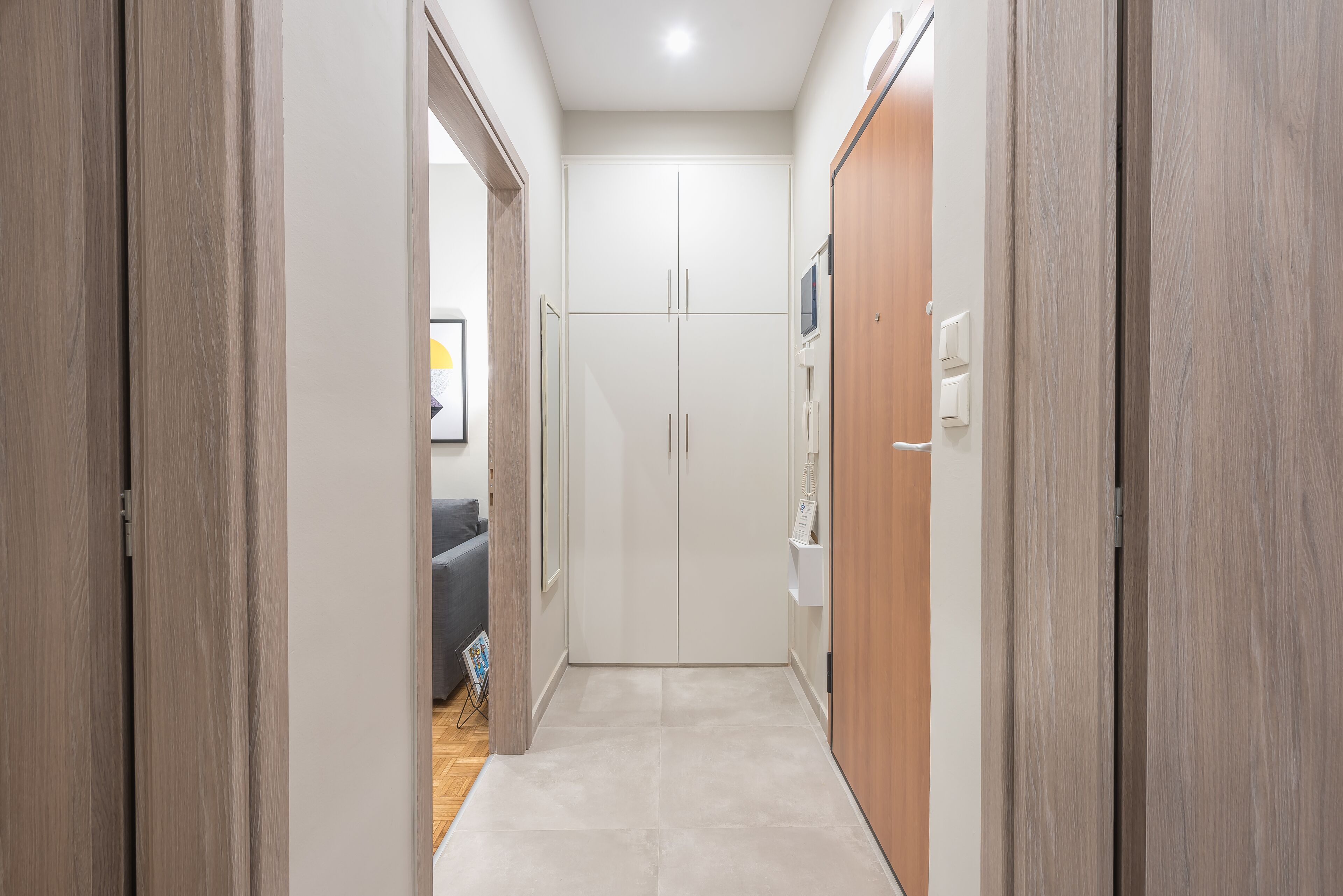 40-inch Smart TV with digital channels, TV