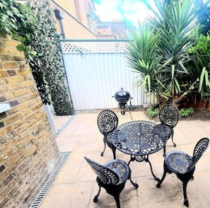 House, 2 Queen Beds | Balcony