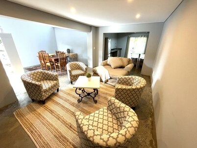 Monument Park 5 double bedrooms ensuite pool bbq braai garden