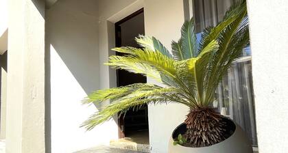 Monument Park 5 double bedrooms ensuite pool bbq braai garden