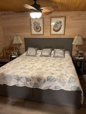 4 bedrooms, desk, WiFi, bed sheets - Private Beachfront Home (Green Turtle Cay)