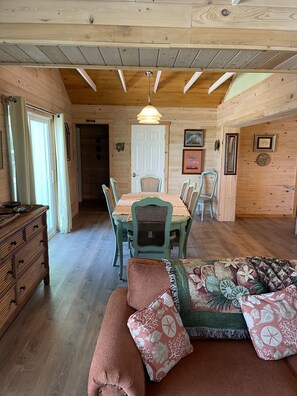 Smart TV - Private Beachfront Home (Green Turtle Cay)