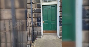 Exterior detail - Emerald 2BD Retreat in Historic Building, New Town (Edinburgh)