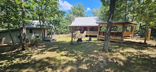 THE WOODLANDS - VERY QUIET SECLUDED CABIN