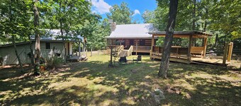 THE WOODLANDS - VERY QUIET SECLUDED CABIN