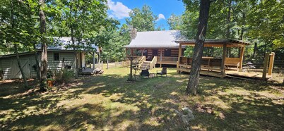 THE WOODLANDS - VERY QUIET SECLUDED CABIN