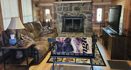THE WOODLANDS - VERY QUIET SECLUDED CABIN