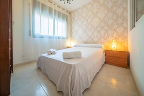 2 soverom, strykejern/-brett, wi-fi (inkludert) og sengetøy