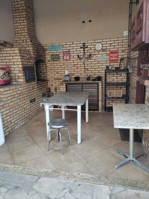 Kawasan BBQ/berkelah